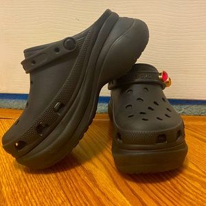 Crocs Black Platform Baes Clog With Strap Charms Women’s 7